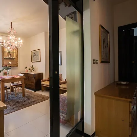 Leone Apartment
