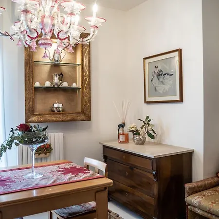 Апартаменты Leone Мартина-Франка