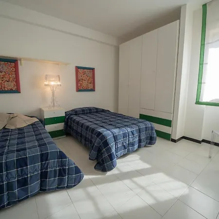 Leone Apartment