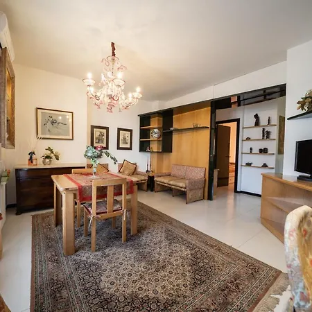 Leone Apartment